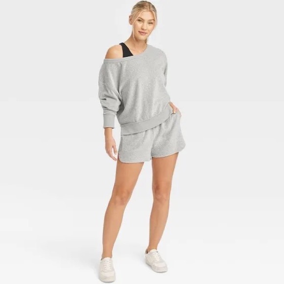 JoyLab Tops - NWT - JoyLab - Cropped Velour Sweatshirt